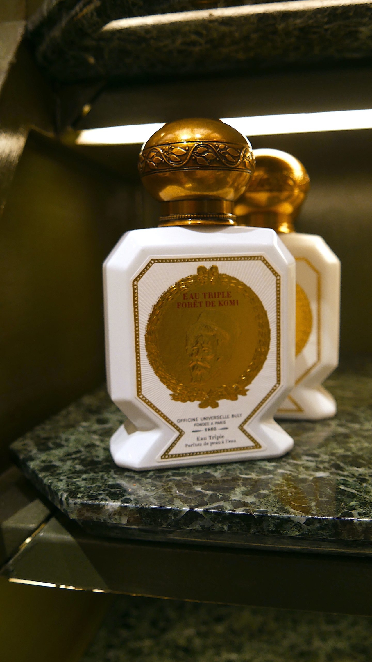 初夏の香り特集：オフィシーヌ・ユニヴェルセル・ビュリーの香水