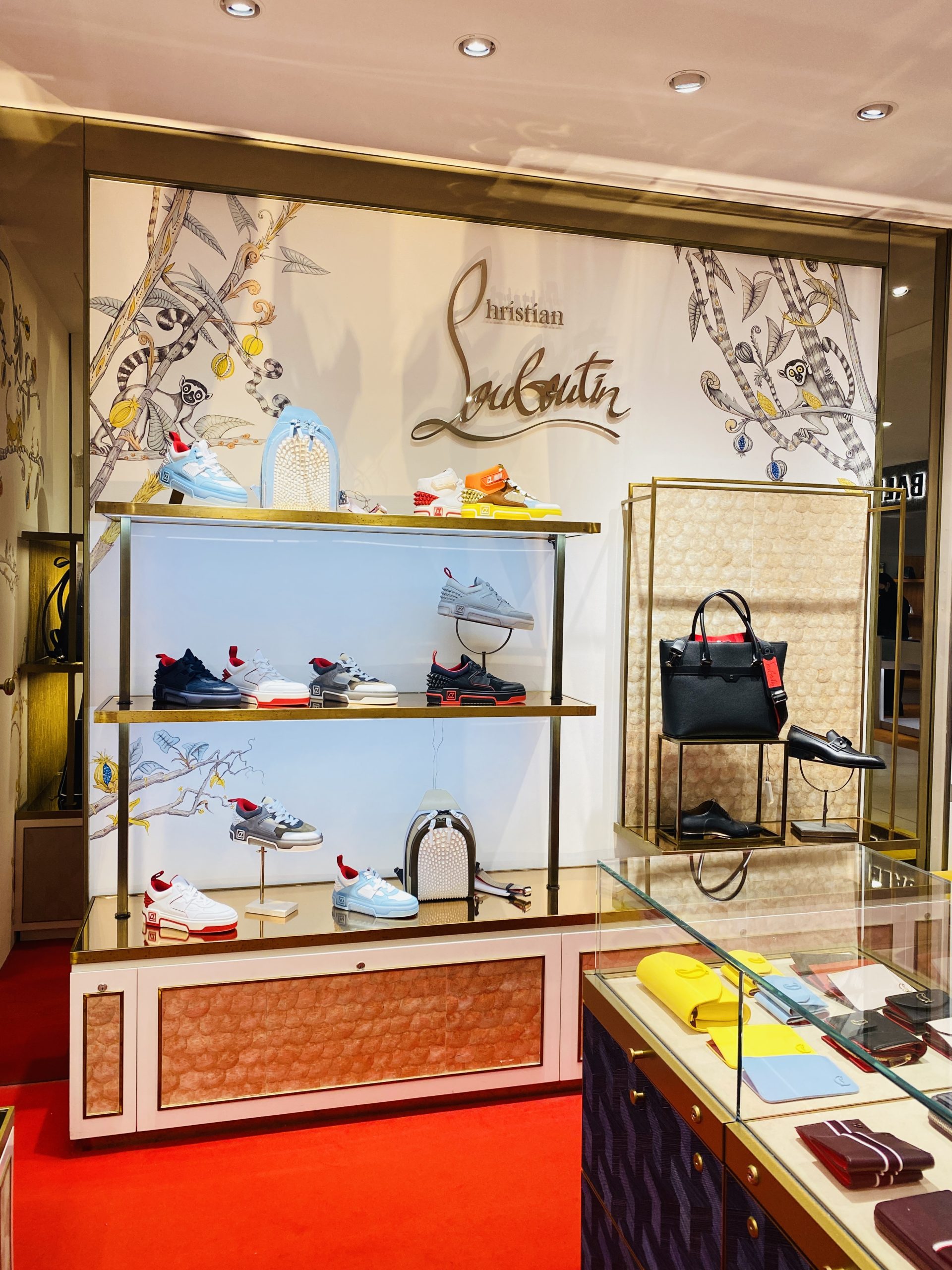 美しい靴の世界：クリスチャン ルブタンの魅力｜ファッションライター