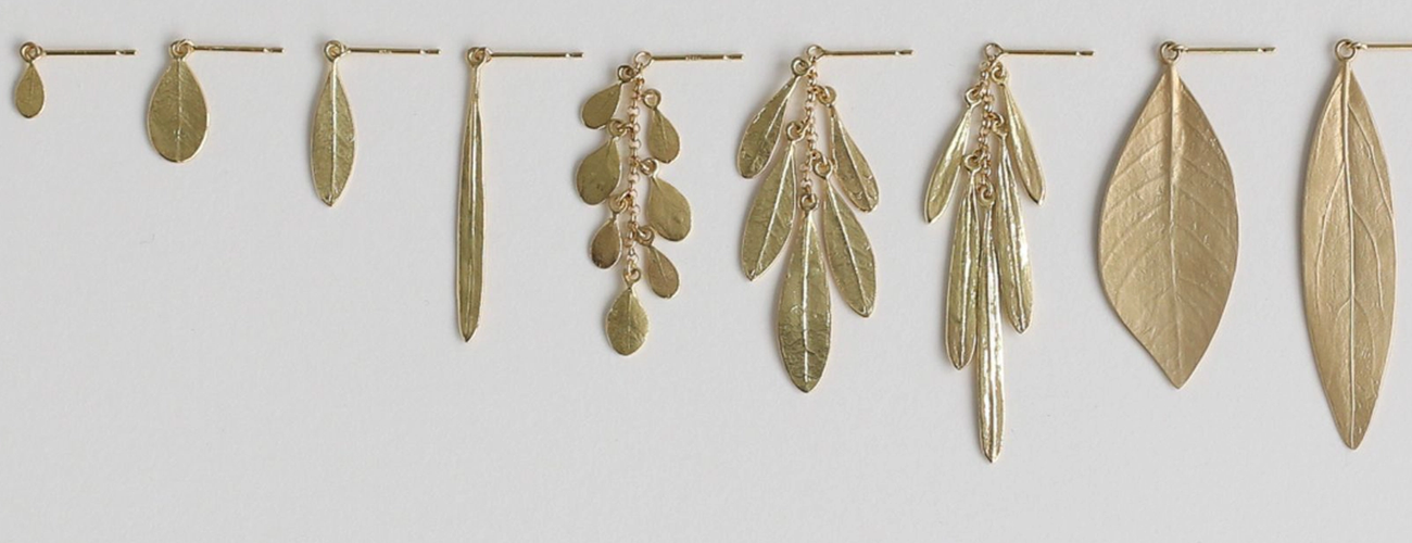 Pfutze】 プフッツェ 霞草 シングルピアス 今日はずっとアトリエで撮影