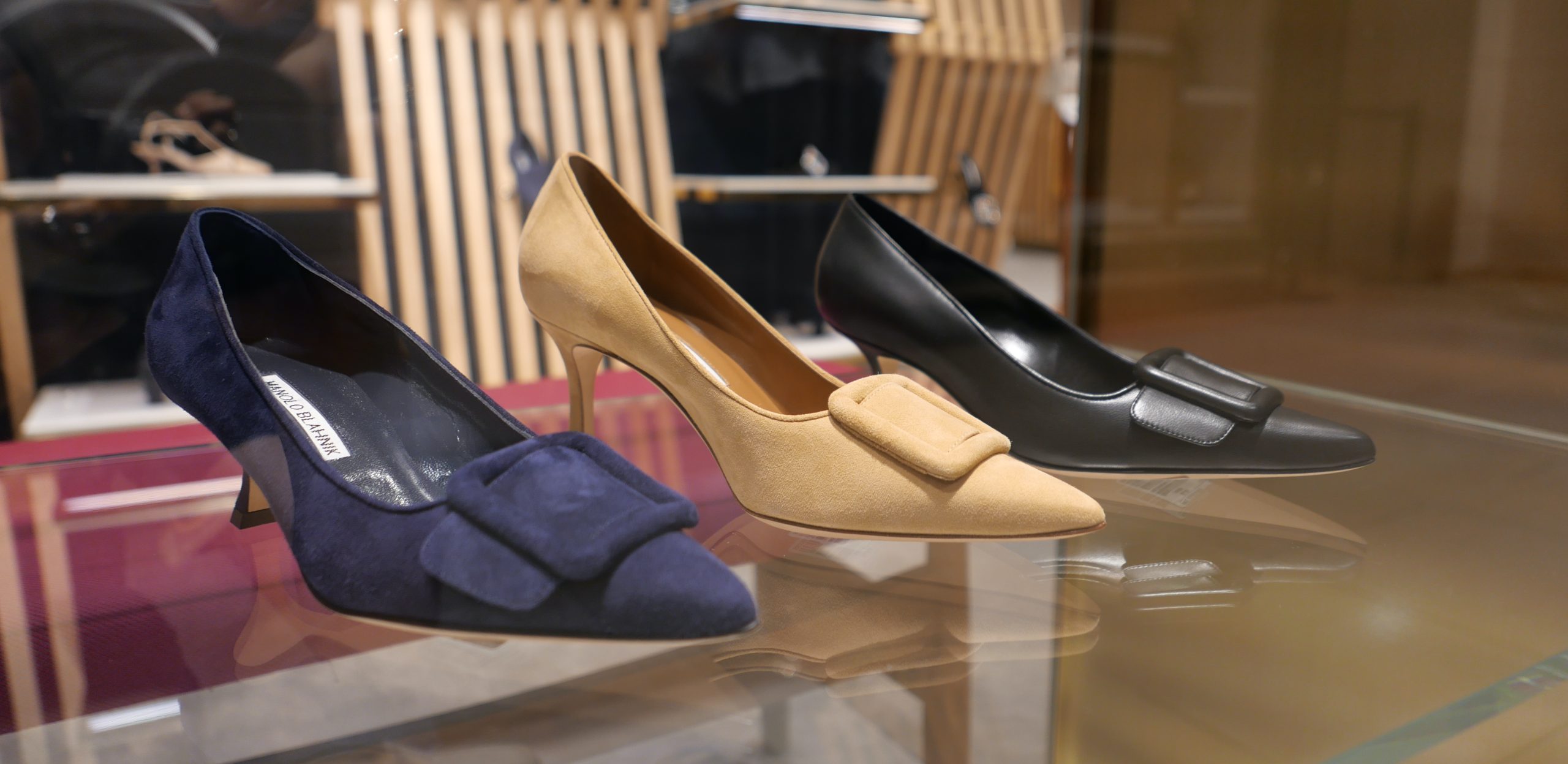 美しい靴を求めて：マノロ ブラニクの魅力｜ファッションライターLulu