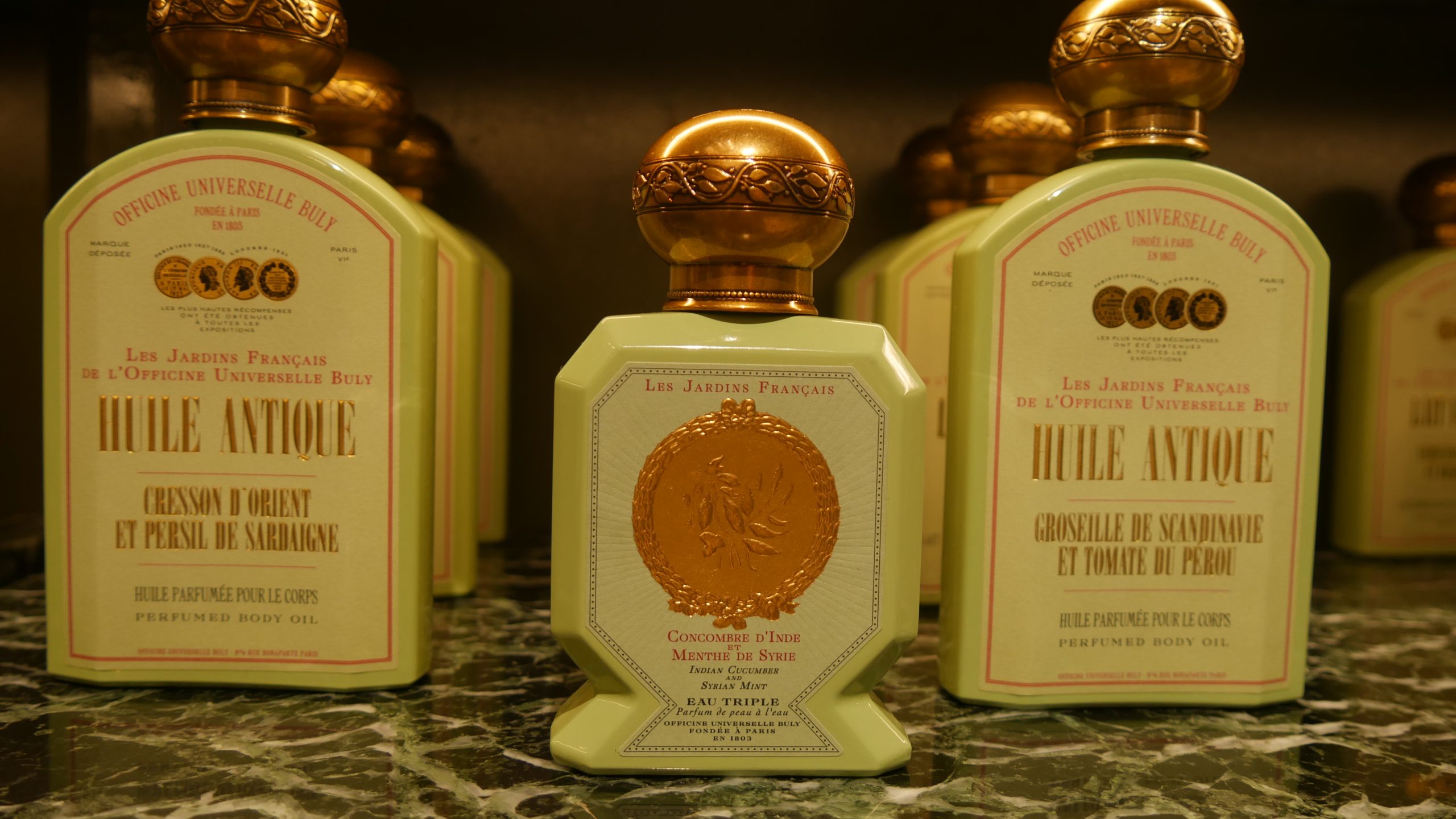 初夏の香り特集：オフィシーヌ・ユニヴェルセル・ビュリーの香水