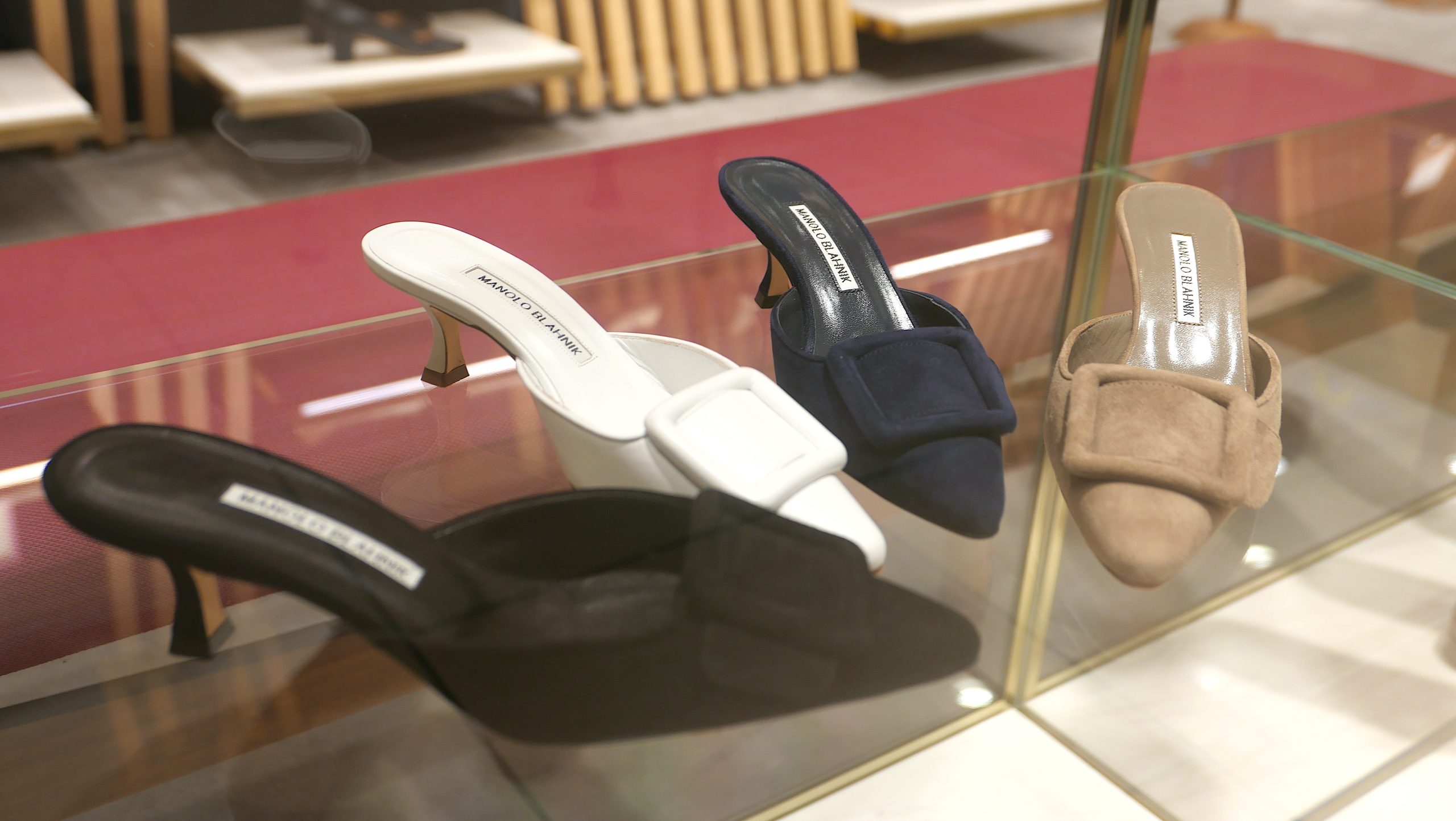 美しい靴を求めて：マノロ ブラニクの魅力｜ファッションライターLulu