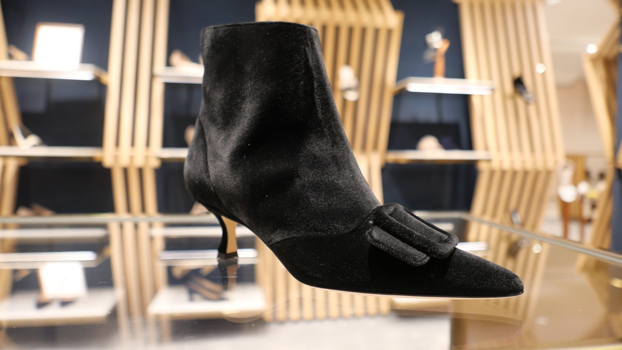 美しい靴を求めて：マノロ ブラニクの魅力｜ファッションライターLulu