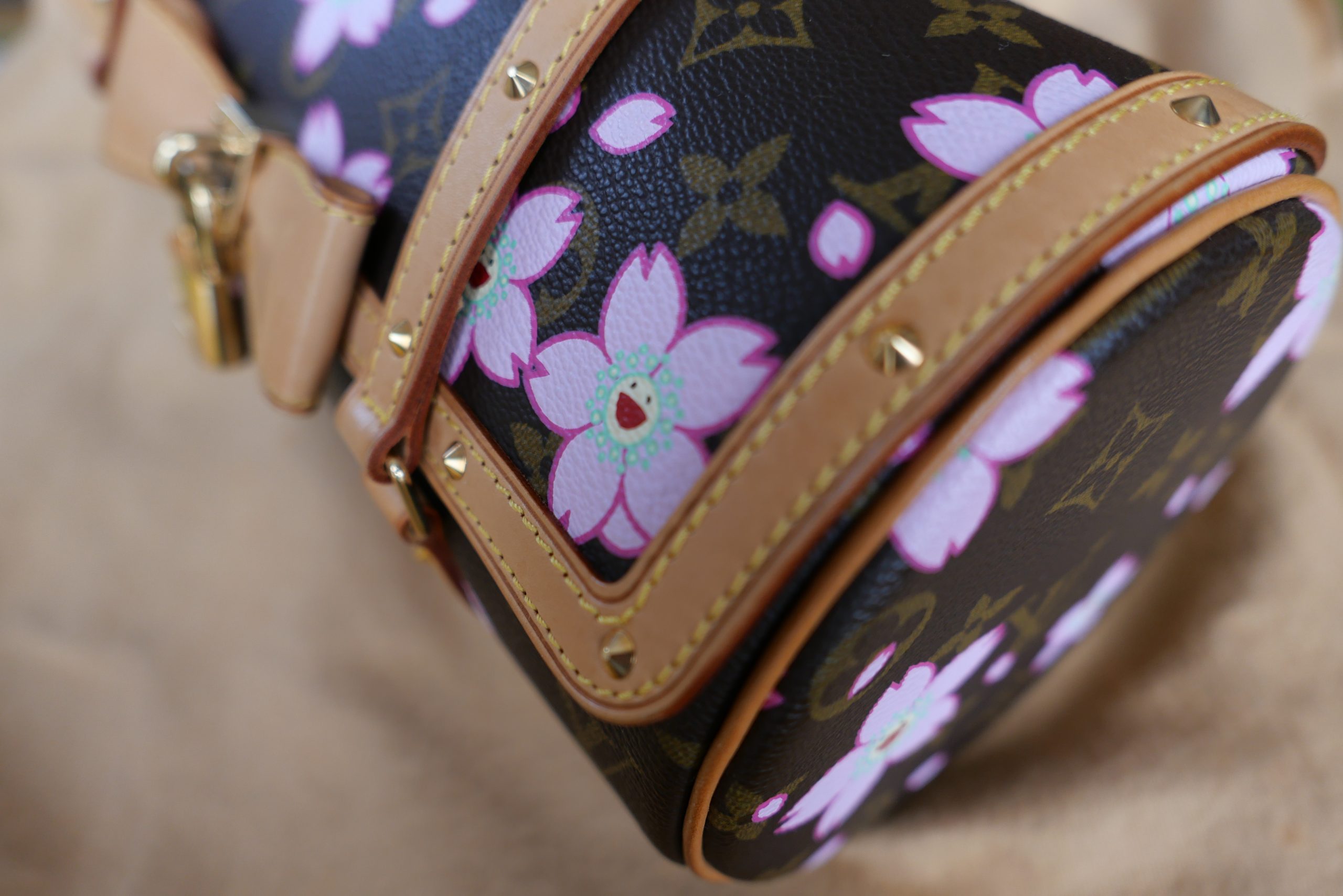 【未使用】ルイヴィトン 村上隆氏　ヘアアクセサリー 20年ぶりの再登場：ルイ・ヴィトン×村上隆のコラボレーション