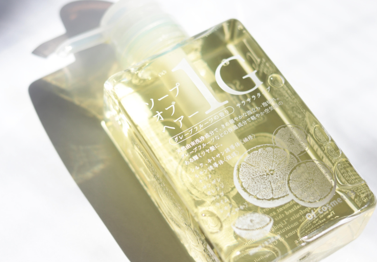 精致眸眸店毛囊肽护发产品- 如今不论是男士还是女士，都有了脱发的困扰， 随着脱发，发际线后移也成了一大难题。😭 “发际线后移”很容易让人看起来变得衰老，有沧桑感，没有头发，额头看起来光秃秃的，容易显得头很大。  但以下美女通关Cformulae护发产品，, image size:1280x889