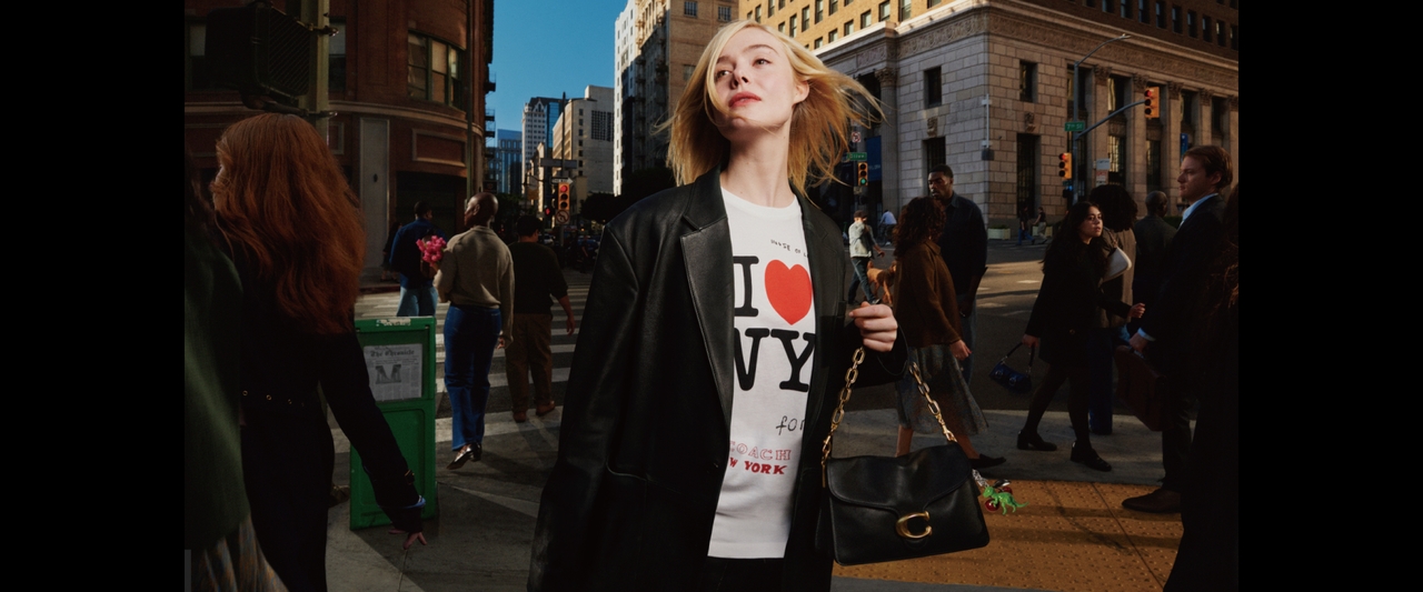 新品未使用★COACH 帽子＆マフラーセット リバーシブル シャンパンゴールド 公式】COACH – コーチ | リバーシブル シグネチャー ナイロン バケット