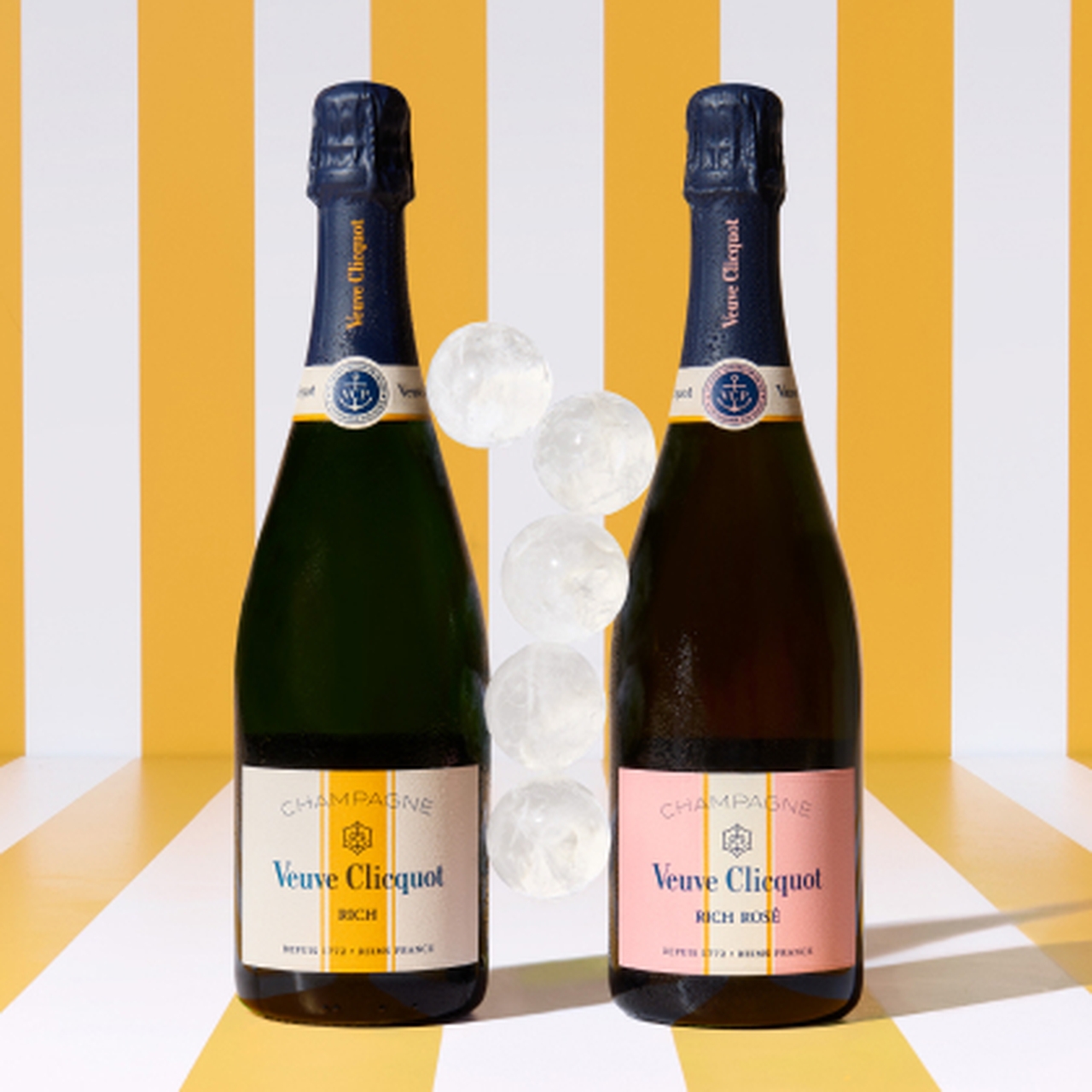 Piscine Style: Enjoy Champagne Over Ice | Veuve Clicquot & Moët