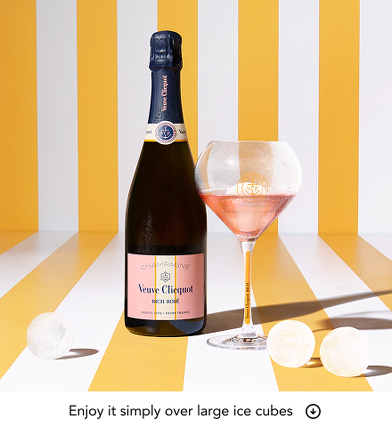 Piscine Style: Enjoy Champagne Over Ice | Veuve Clicquot & Moët