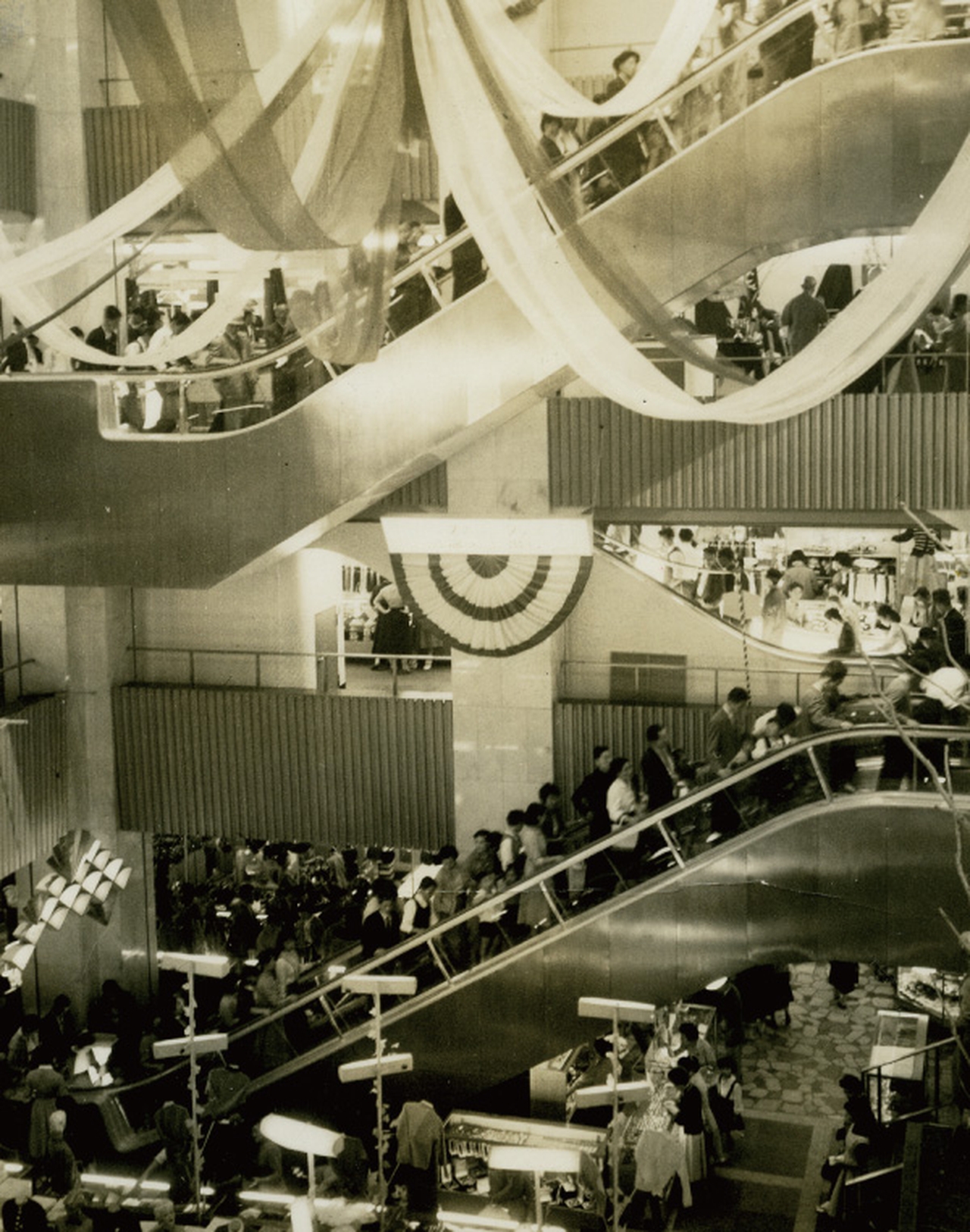 松屋銀座開店100年－ 銀座三丁目 百年物語 第3話｜中央ホールとスカイ